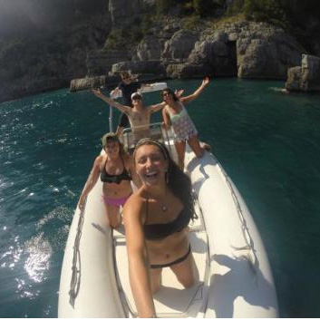 Italy students on boat