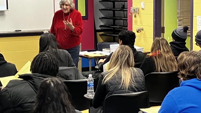 Students begin classes for Spring semester.