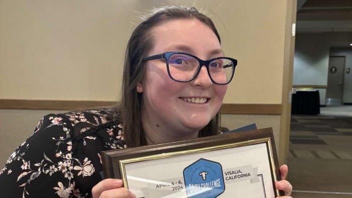 Veronica Ludwick wins award