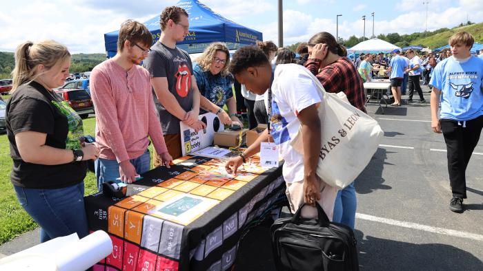 Student signs up for Science Society