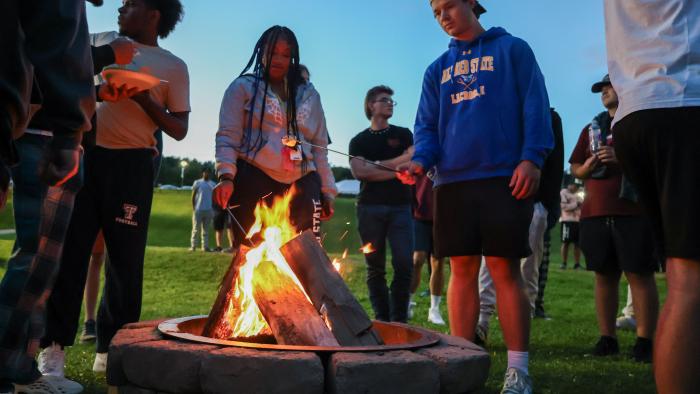 Students roast smores