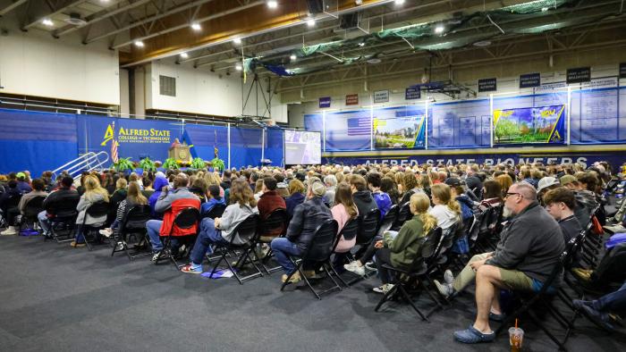 Large crowd for fall Open House session