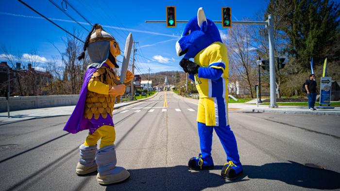 Big Blue and Lil Alf face off under the stop light