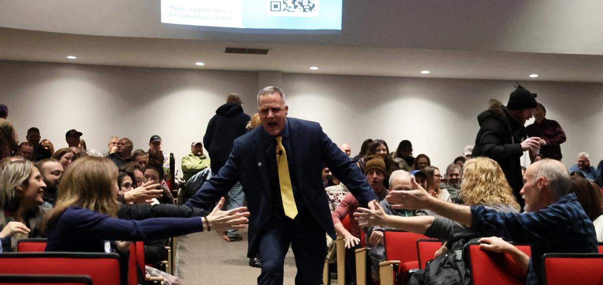 Dr. Mauro runs through the crowd