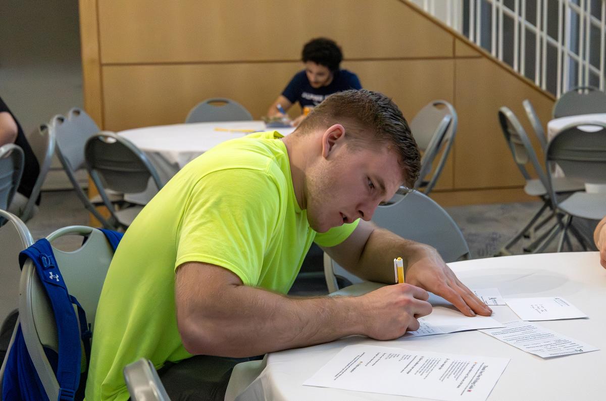 student writes a thank you letter