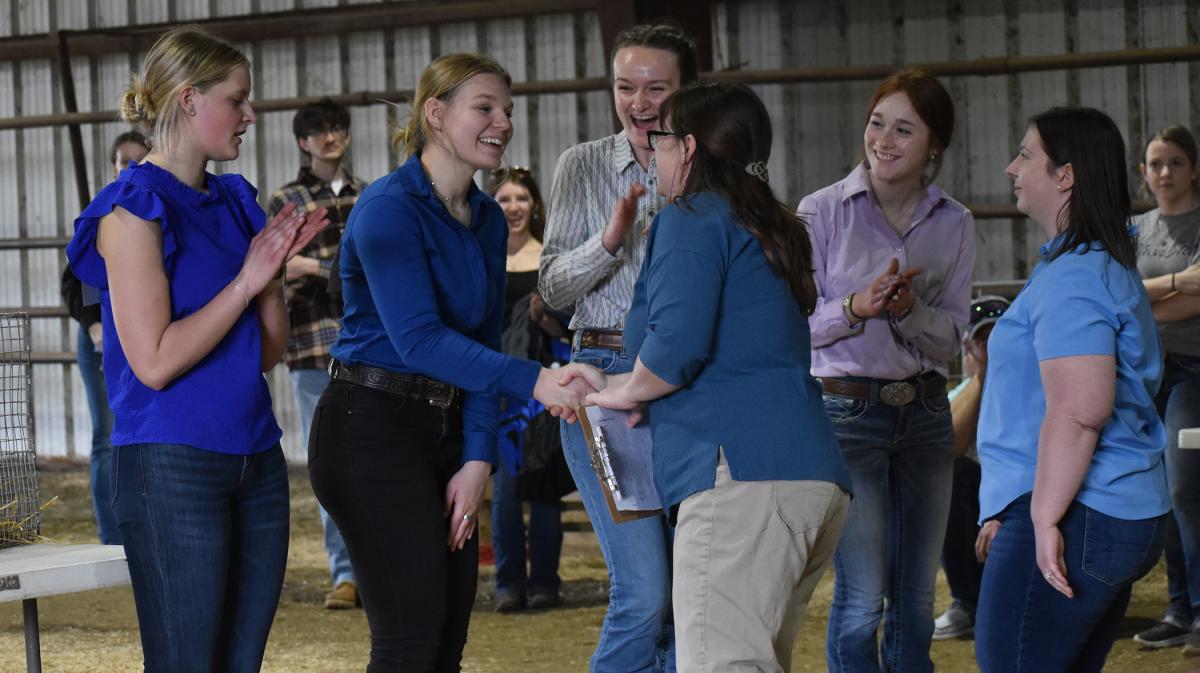 Student receives top prize at the showmanship competition