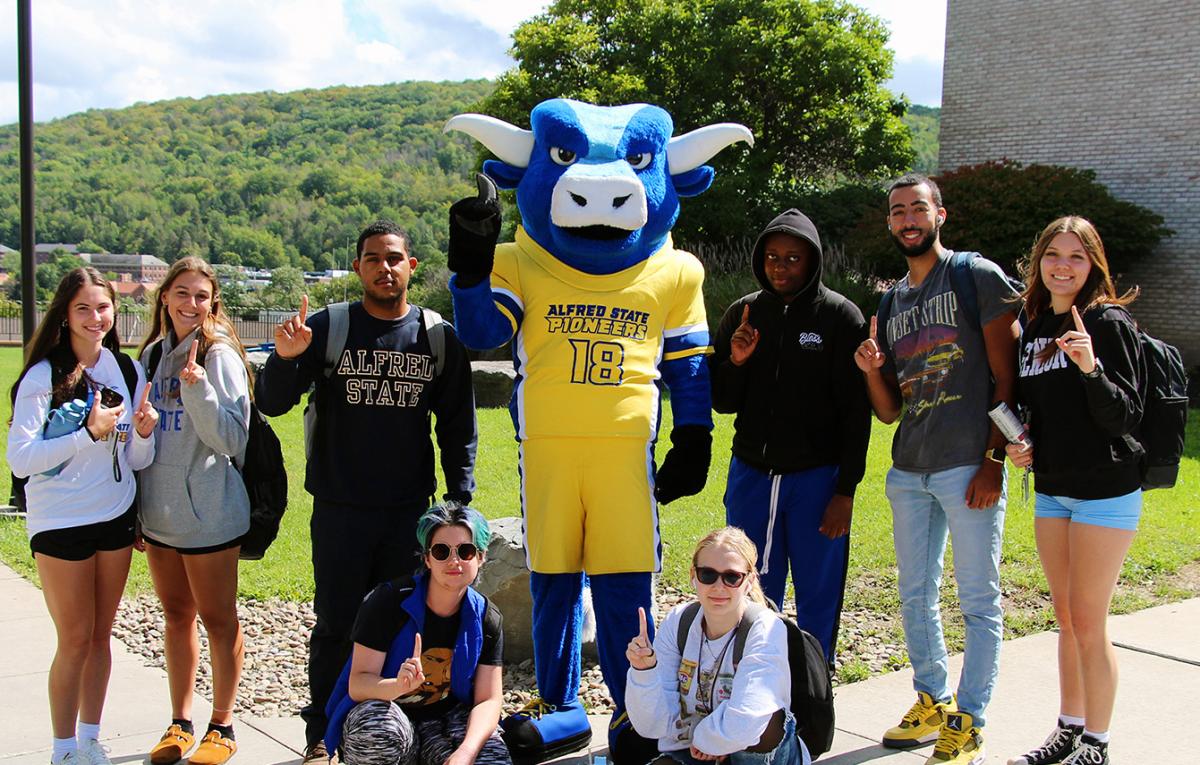 Students give Big Blue their thumbs up