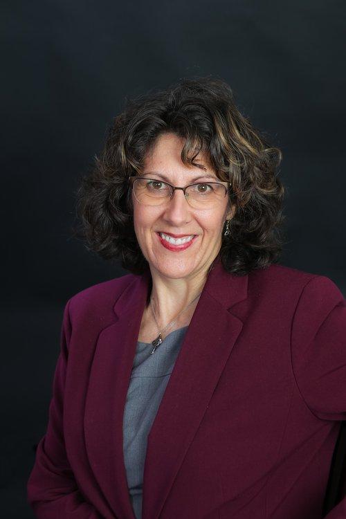 2005 Alfred State financial planning graduate Amy Irvine has been named to the 2023 Investopedia Top 100 Financial Advisor list.