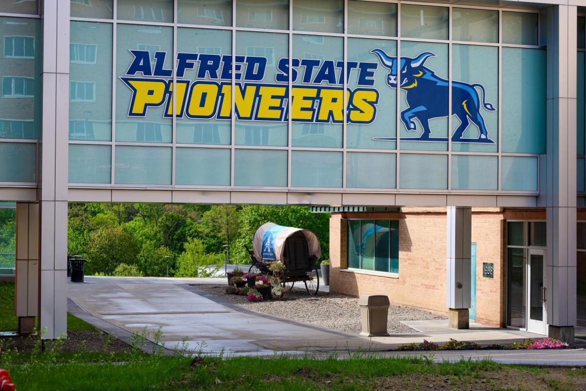 Bridge that connects Student Leadership Center and CDH