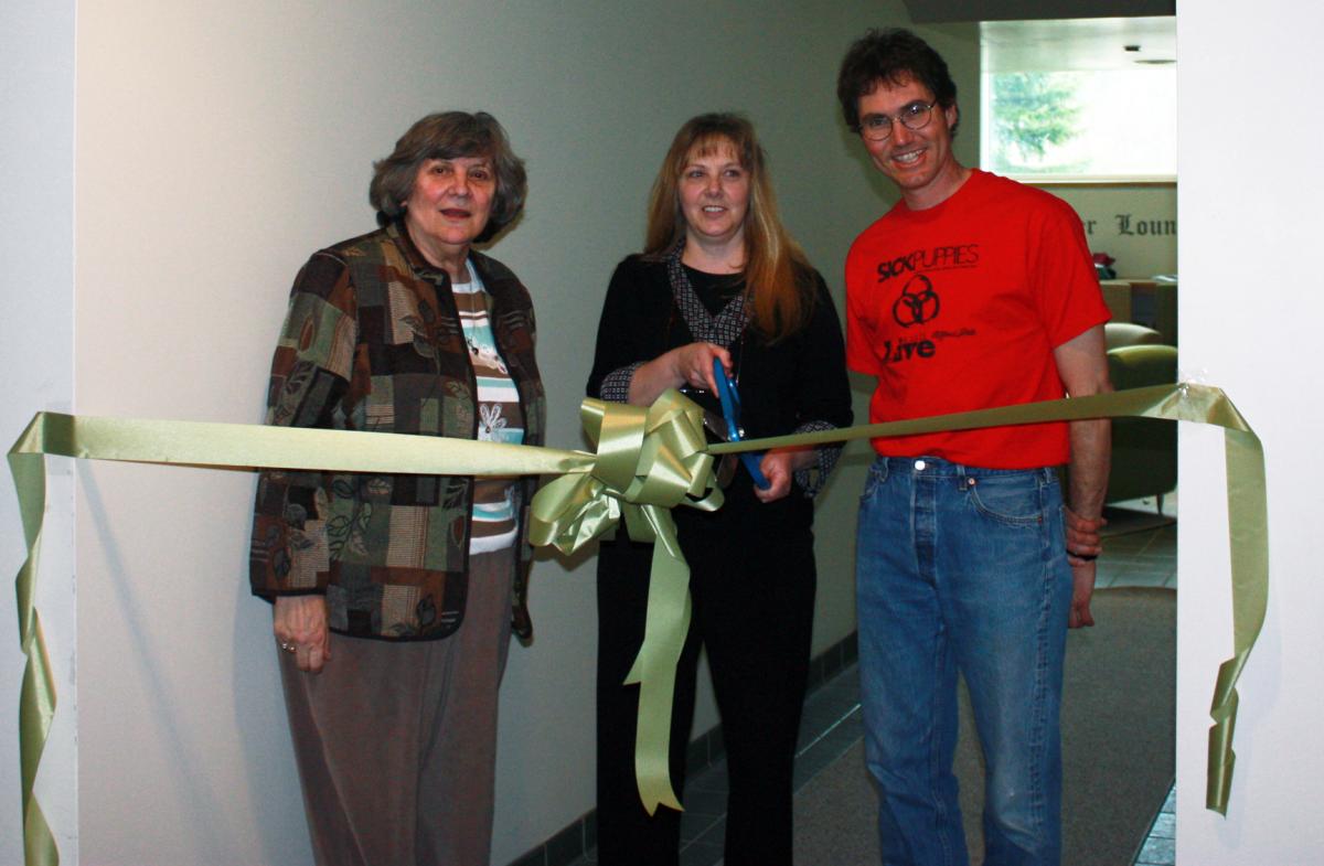 Communter Lounge ribbon cutting IMG_6029