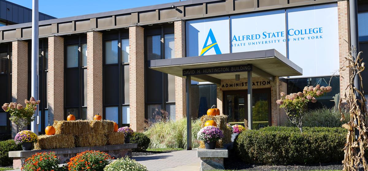 front entrance of the Huntington Building
