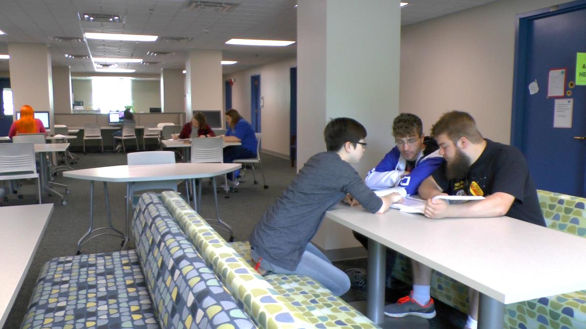 Students collaborate in Student Success Center