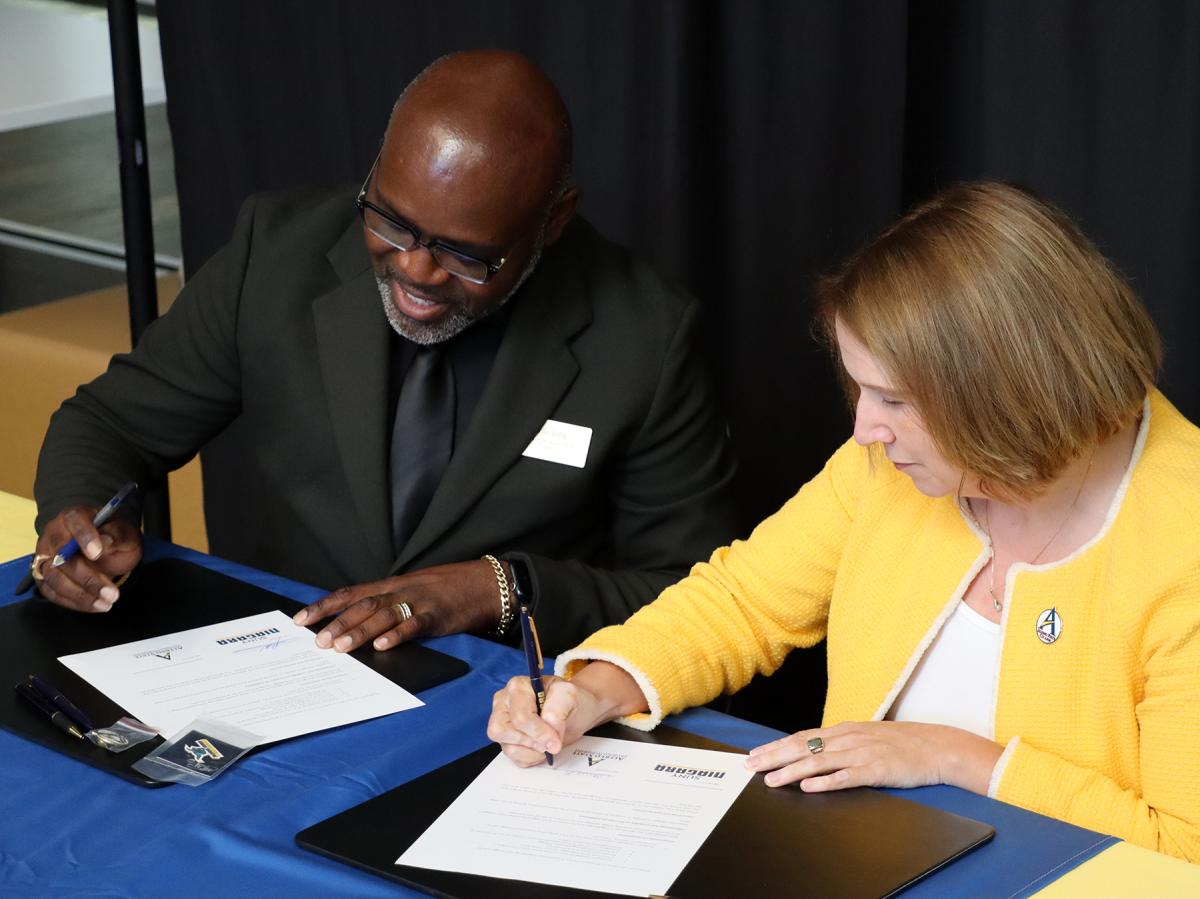 Leaders sign a new articulation agreement