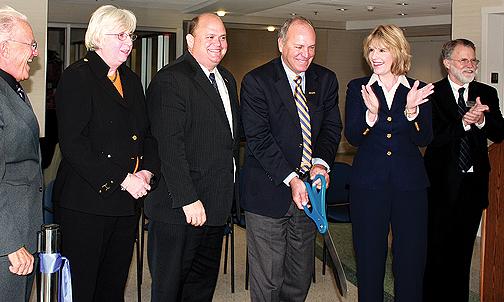 PHSribboncut