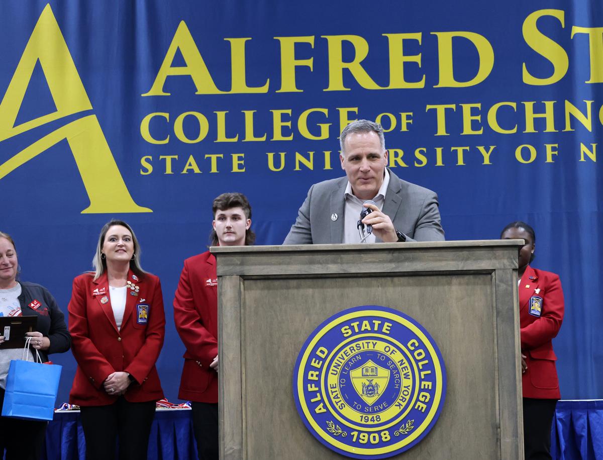 Dr. Mauro speaks at Skills USA competition
