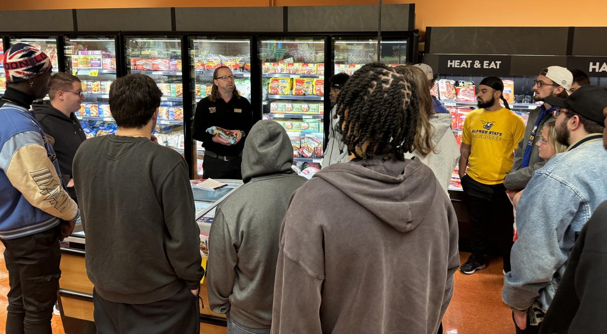 Student tour the Hornell Wegmans