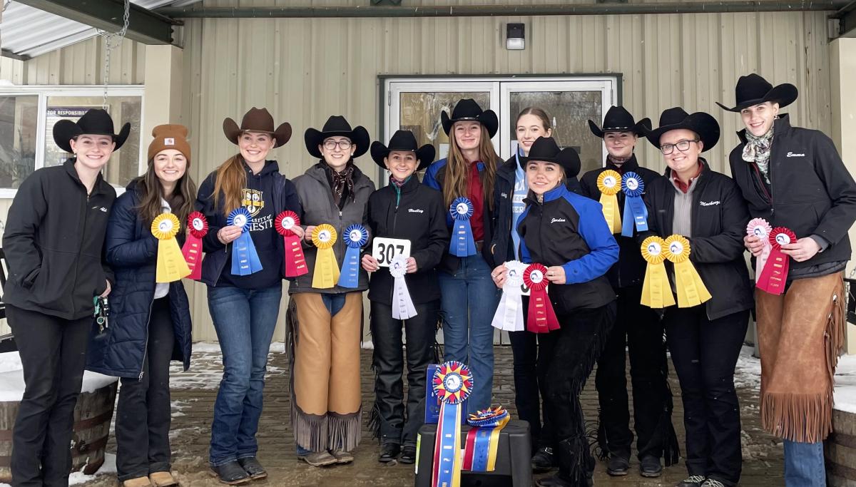 Riders show their ribbons