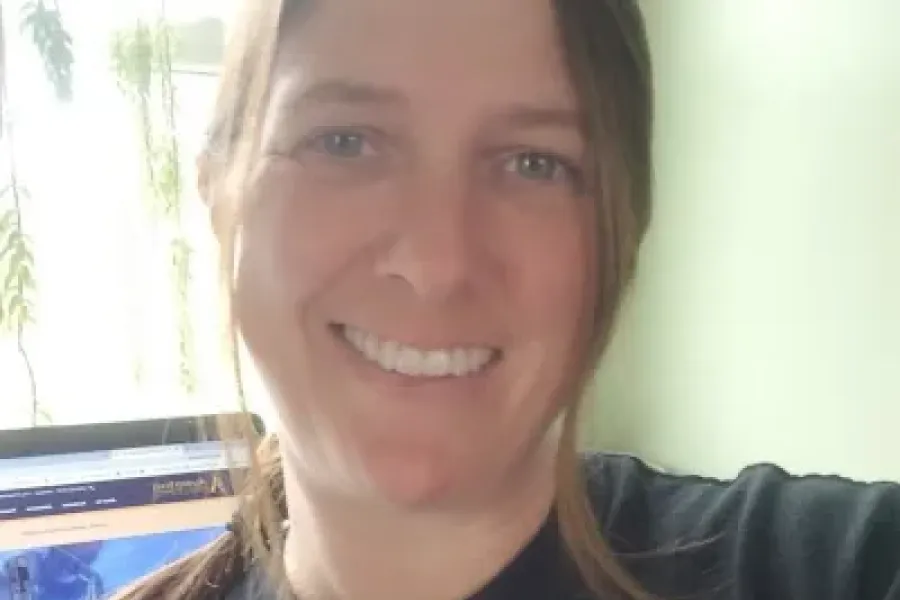 Photo of Jen Warren