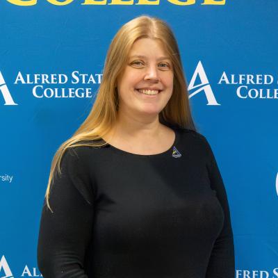 Photo of Melanie Ryan