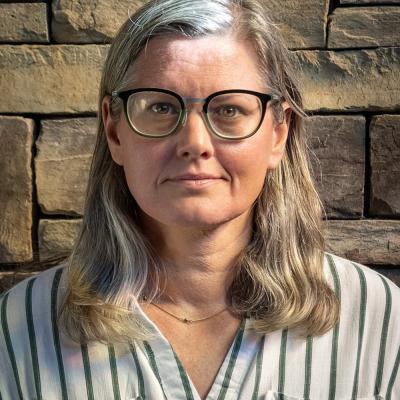 Photo headshot of Courtney Derusha