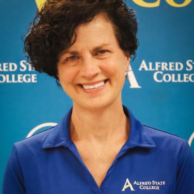 Photo of Tamara Knapp 