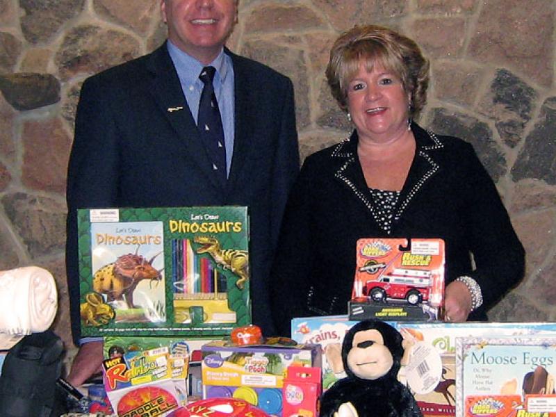 09SalvationArmyGiftDonation