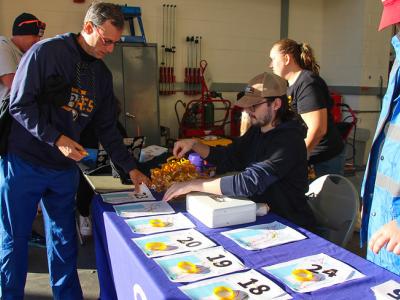participant checks in for a 5k