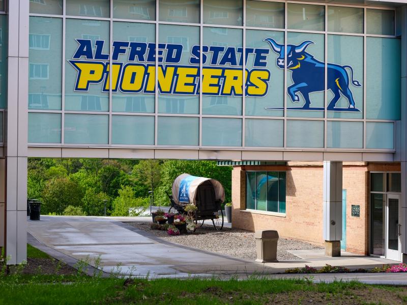 Bridge that connects Student Leadership Center and CDH
