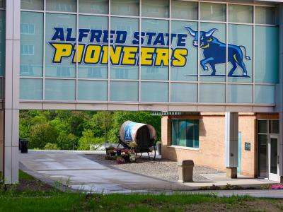 Bridge that connects Student Leadership Center and CDH