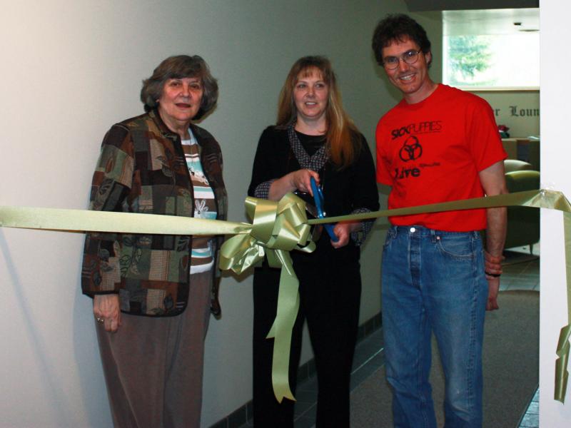 Communter Lounge ribbon cutting IMG_6029