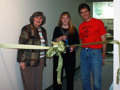 Communter Lounge ribbon cutting IMG_6029