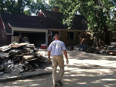 Cutline 3 Officer Bingham Minot 2011 016_0