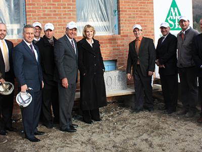 Date Stone guests and young-o