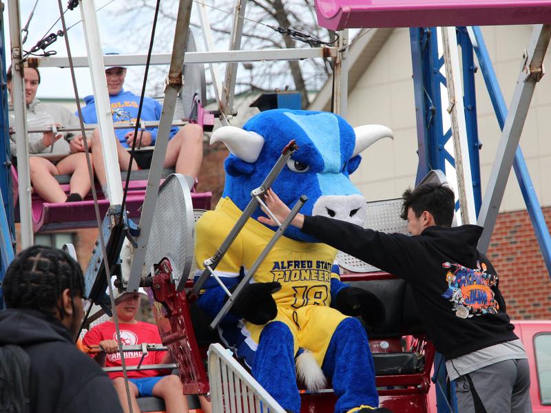 Big Blue rides a Ferris wheel