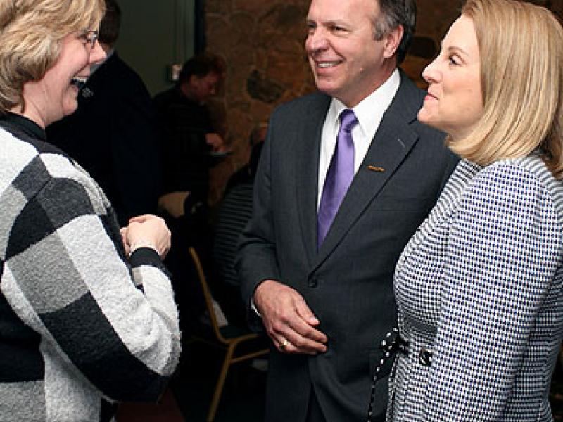 Kathy Markel and President and wifeIMG_5997_b