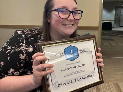 Veronica Ludwick with her certificate