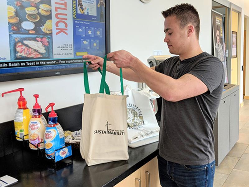 Peter York reusable bags civic engagement 2018