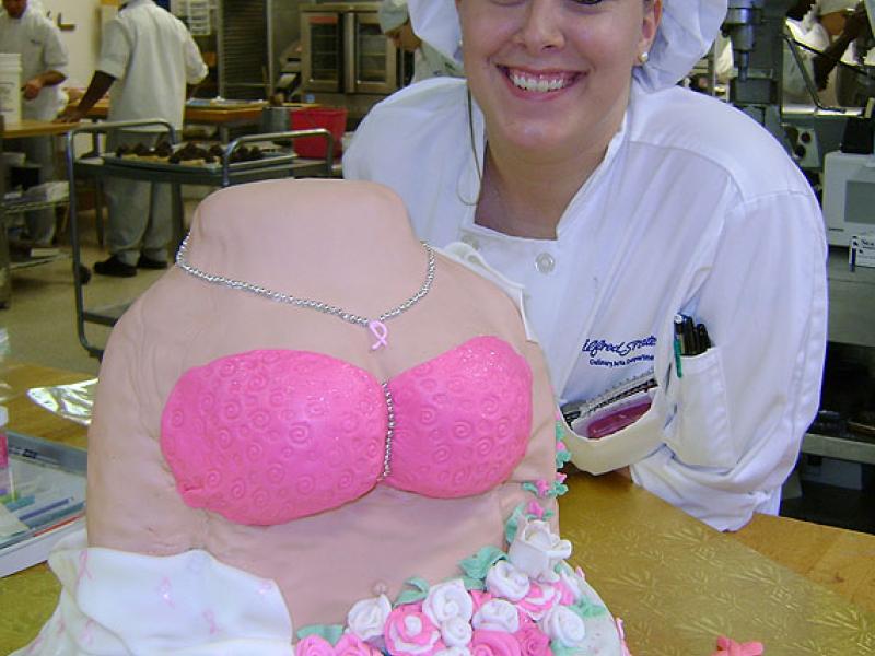 breast-cancer-cake